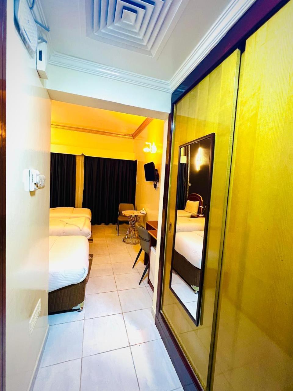Galaxy Star Hotel Дубай Екстер'єр фото